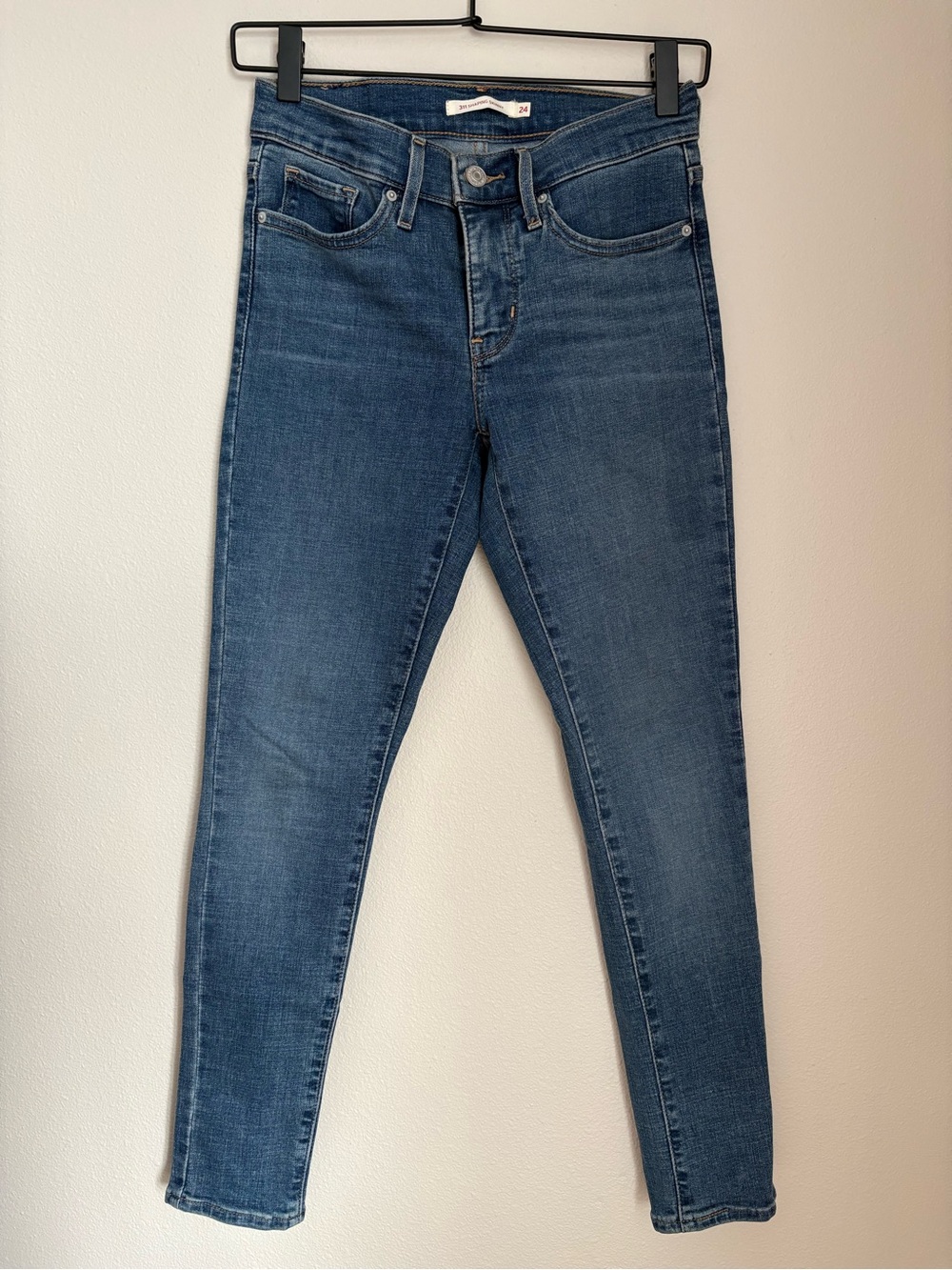 Levi's Women's Skinny Jeans in Medium Blue Wash